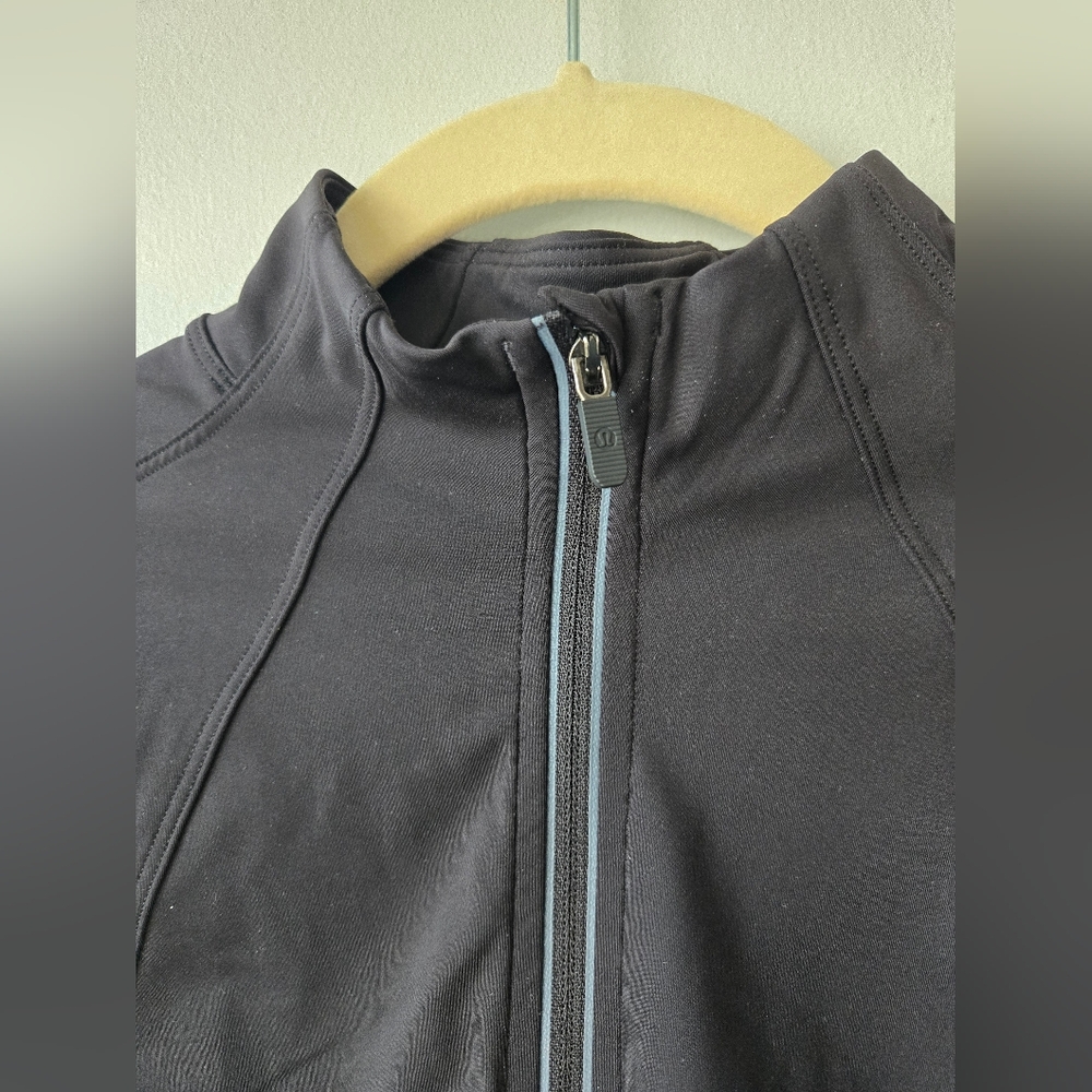 Lululemon Final Mile Jacket Size 8 Black - Picture 3 of 7